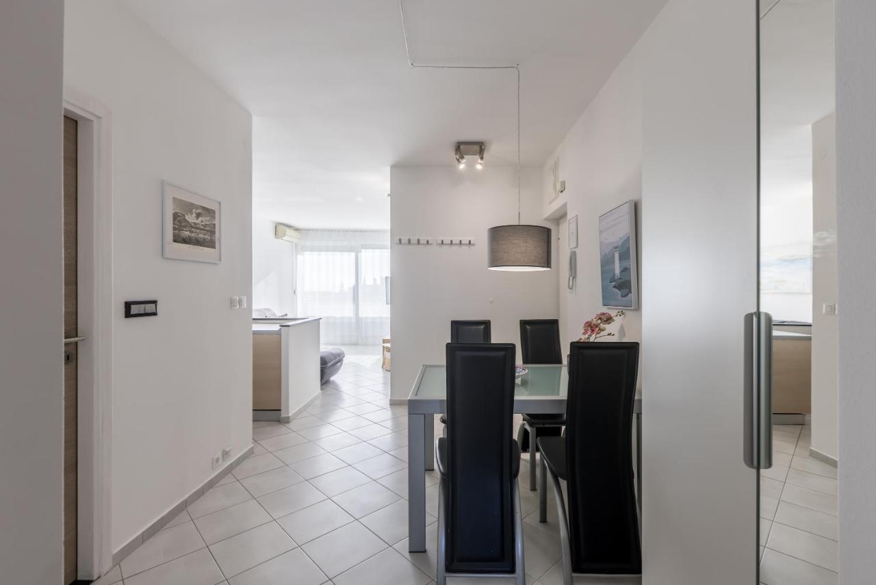 Sundowners Apartment, 52Qm, Double & Single Bed, 10 Min From Old Town Of Split Buitenkant foto