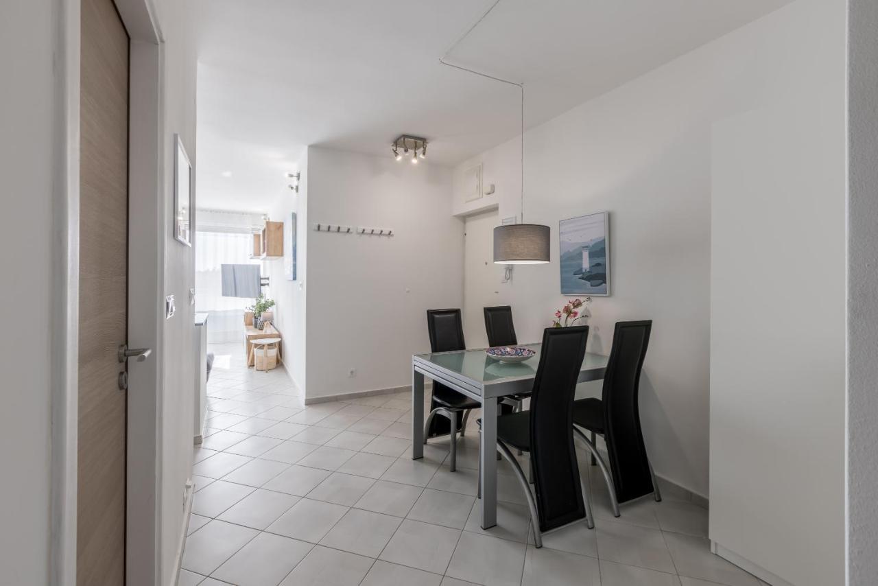 Sundowners Apartment, 52Qm, Double & Single Bed, 10 Min From Old Town Of Split Buitenkant foto