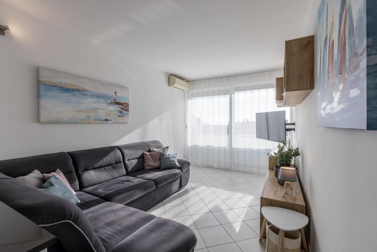 Sundowners Apartment, 52Qm, Double & Single Bed, 10 Min From Old Town Of Split Buitenkant foto