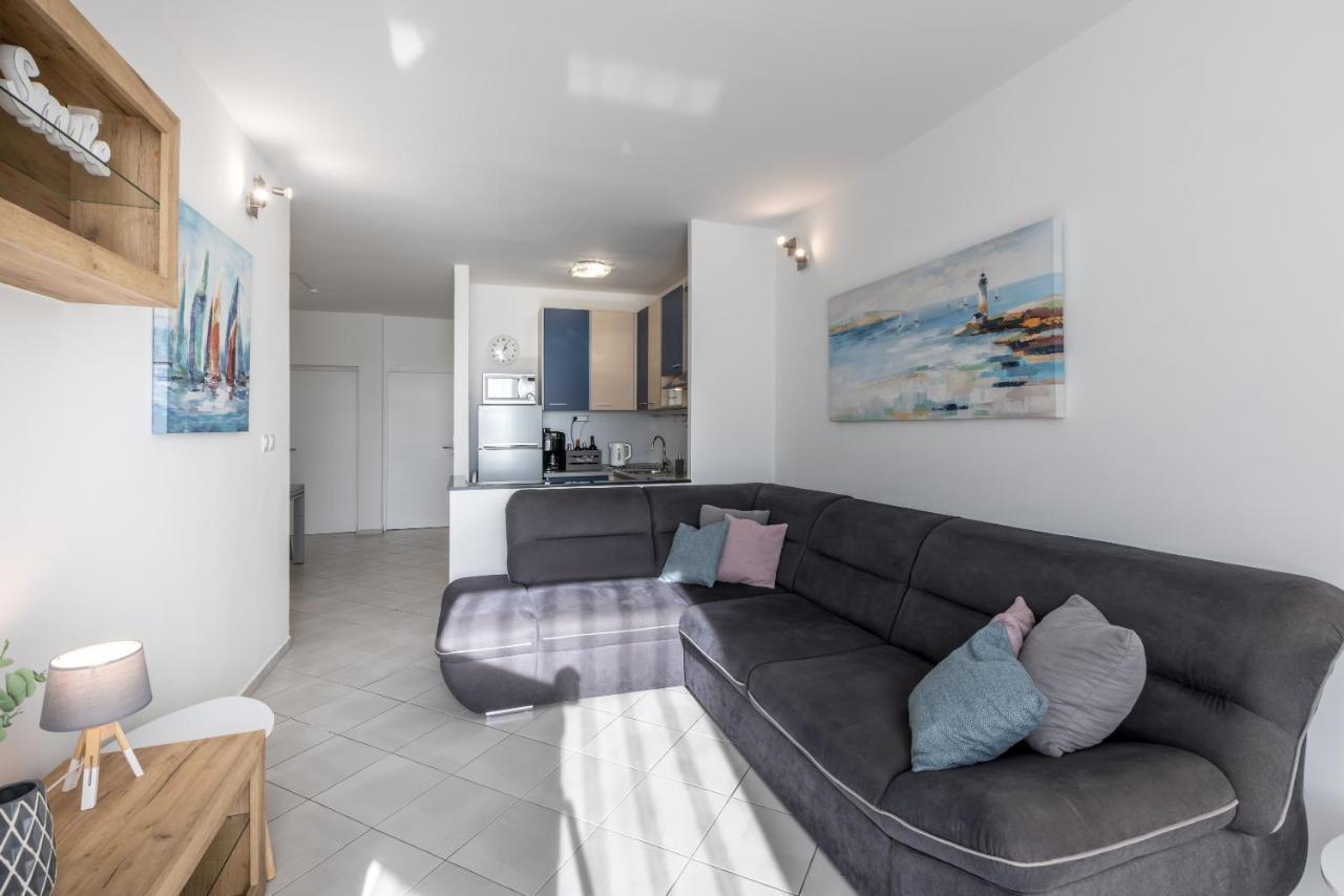Sundowners Apartment, 52Qm, Double & Single Bed, 10 Min From Old Town Of Split Buitenkant foto