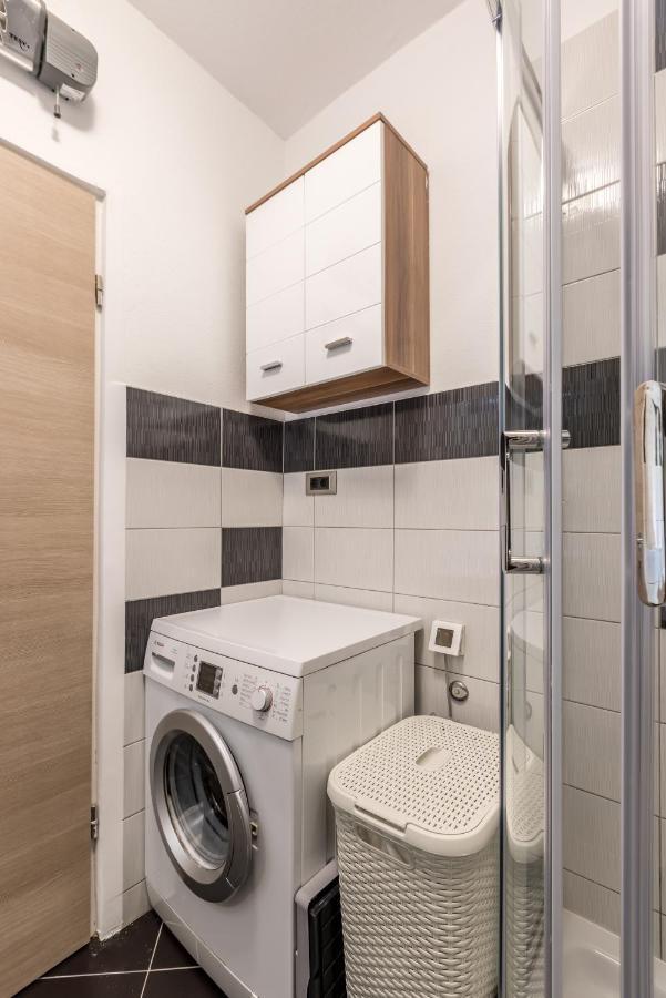 Sundowners Apartment, 52Qm, Double & Single Bed, 10 Min From Old Town Of Split Buitenkant foto