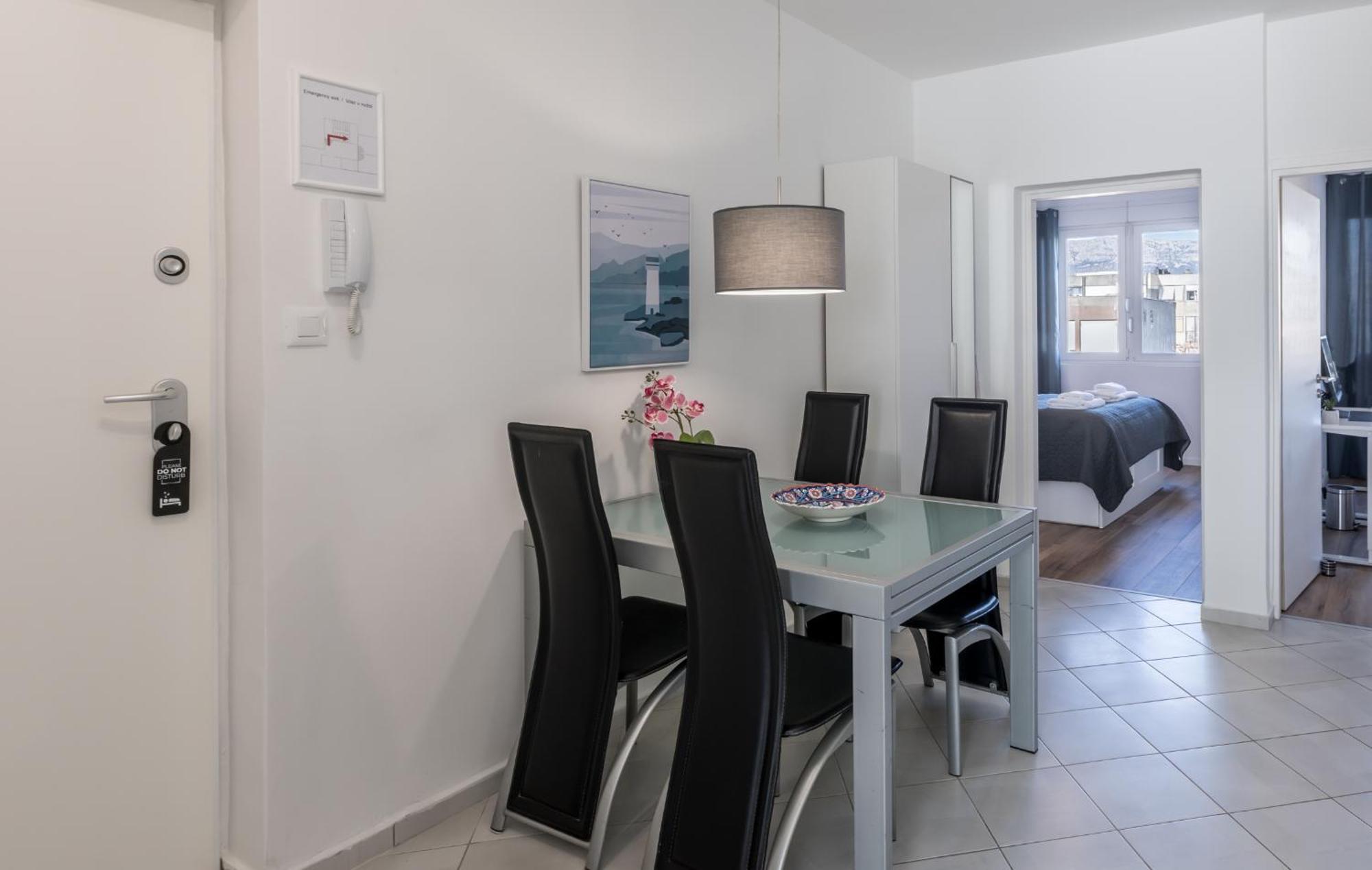 Sundowners Apartment, 52Qm, Double & Single Bed, 10 Min From Old Town Of Split Buitenkant foto